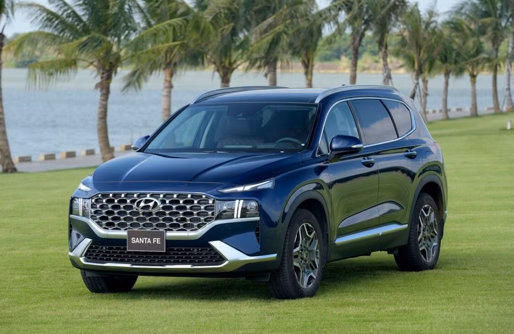 Hyundai Santa Fe.