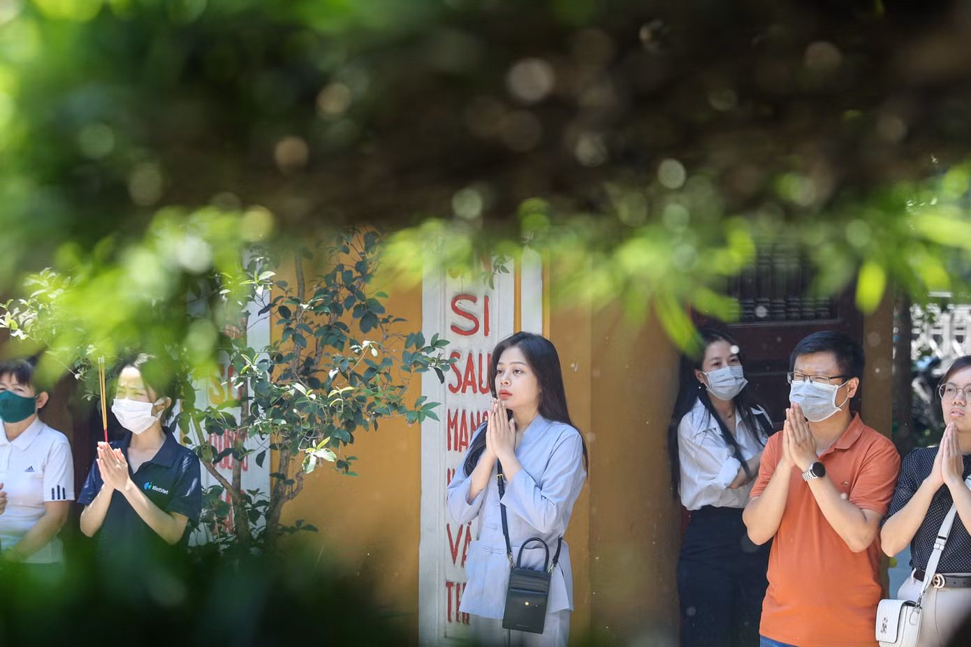 Diễn ra vào ngày 15/7 âm lịch, lễ Vu Lan đã trở thành truyền thống, nhắc nhở mỗi người về bổn phận làm con phải luôn “Một lòng thờ mẹ kính cha - Cho tròn chữ hiếu mới là đạo con”.