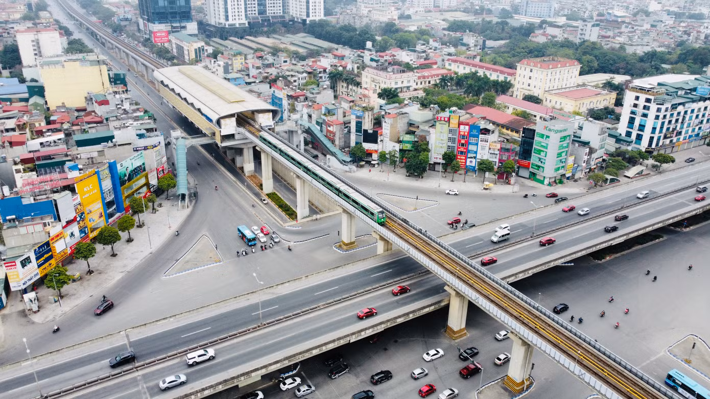 Nhiều điểm đen giao thông quen thuộc bỗng trở nên "khác lạ". Nhiều điểm đen giao thông quen thuộc bỗng trở nên "khác lạ".