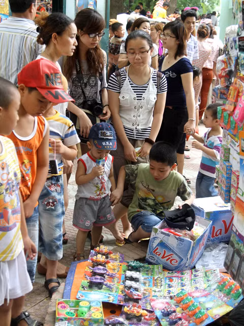 Những món đồ chơi luôn thu hút được những cô bé cậu bé