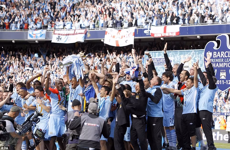 Man City đăng quang sau 44 năm chờ đợi