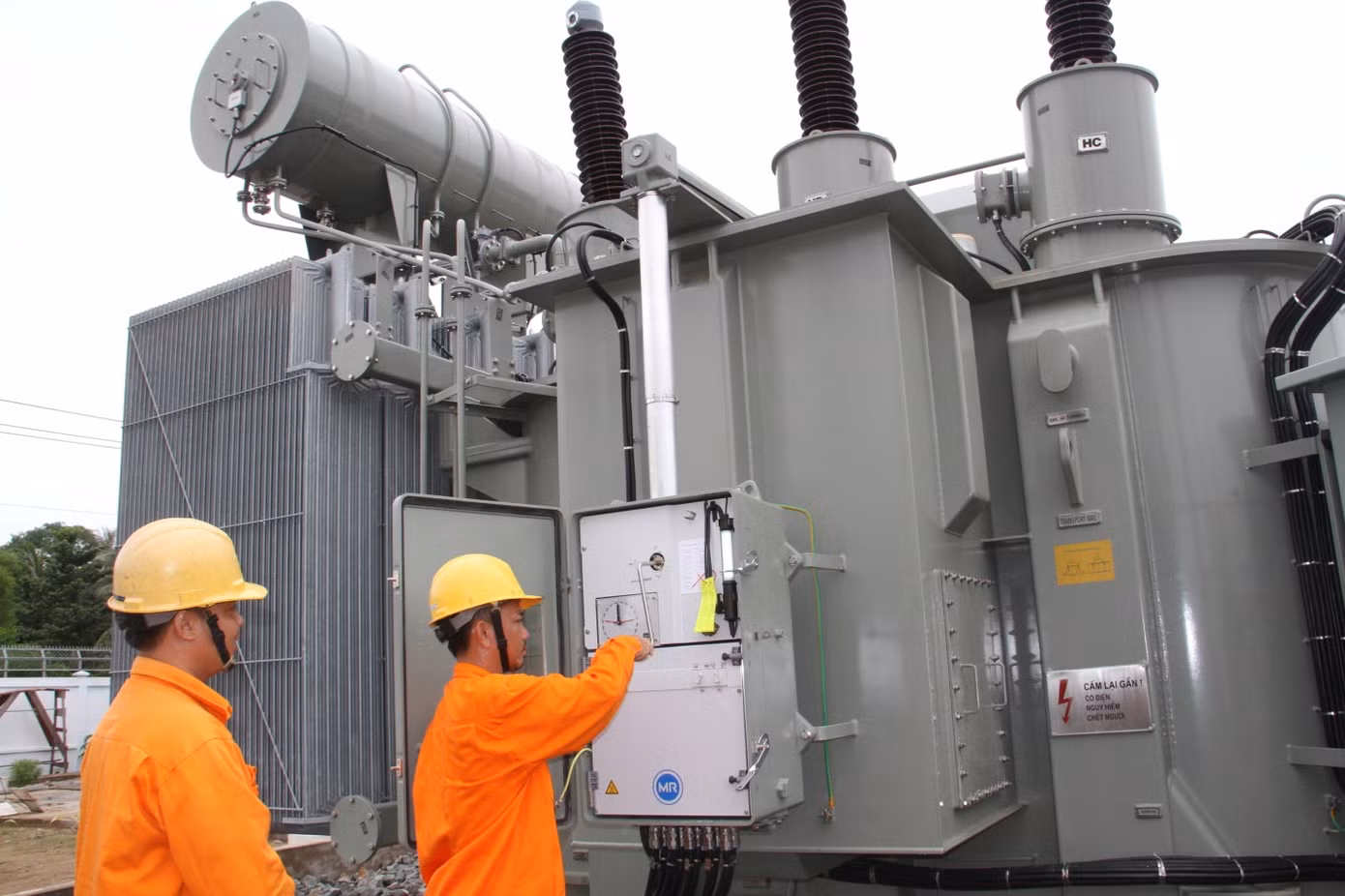 Đường dây 110 kV Kiên Lương - Hà Tiên và trạm biến áp 110 kV/22 kV Hà Tiên đã hoàn thành, sẵn sang đưa điện đến Phú Quốc