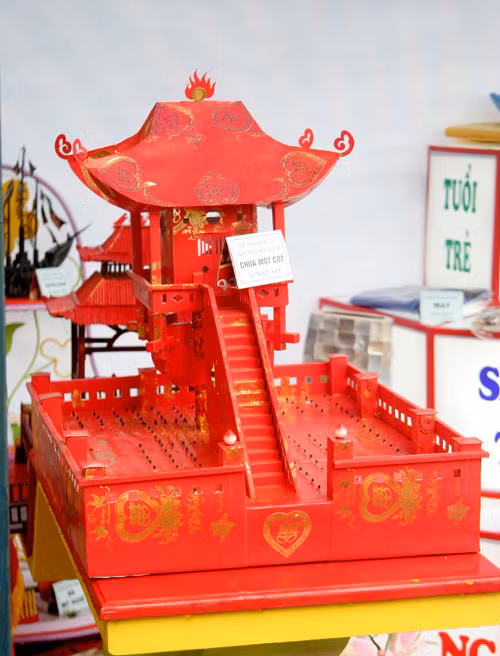 Mô hình Chùa Một Cột
