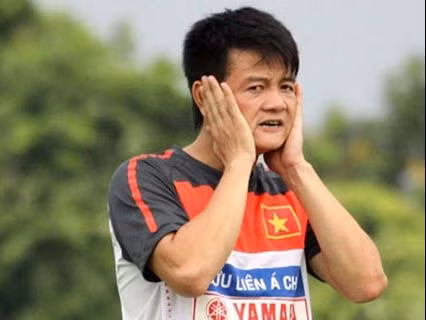  Văn Quyến tuột dốc không phanh