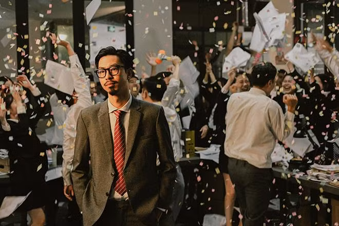 Phần ca từ trong Mang Tiền Về Cho Mẹ đang được cư dân mạng "mổ xẻ". Phần ca từ trong Mang Tiền Về Cho Mẹ đang được cư dân mạng "mổ xẻ".