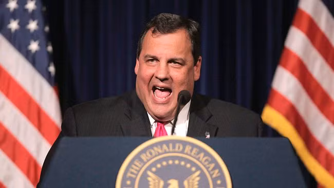 Thống đốc tiểu bang New Jersey Chris Christie. Ảnh: AP