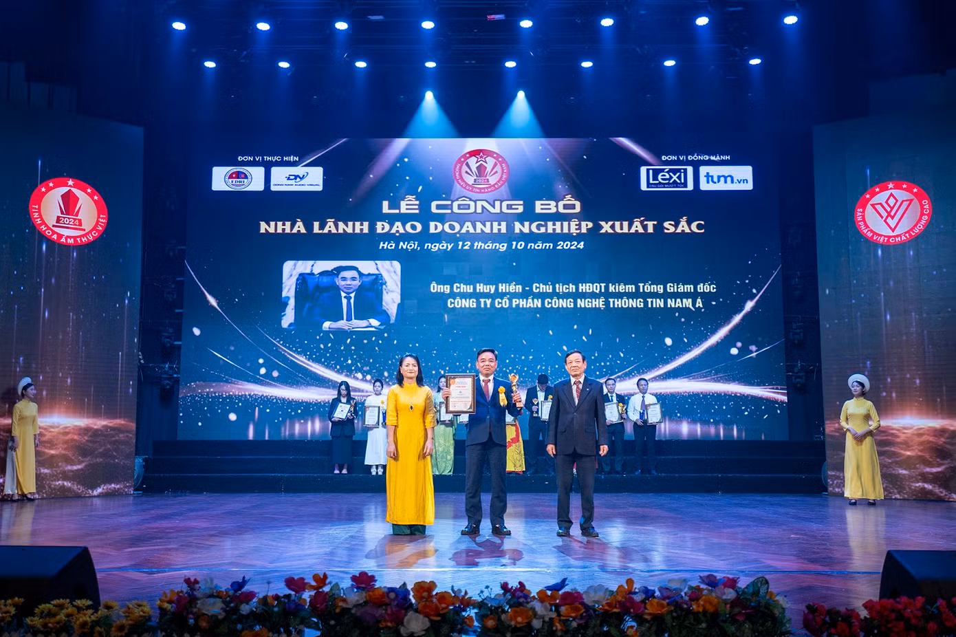 Ông Chu Huy Hiền – Chủ tịch Hội đồng quản trị kiêm Tổng Giám đốc Công ty Cổ phần Công nghệ thông tin Nam Á nhận vinh danh Nhà lãnh đạo doanh nghiệp xuất sắc năm 2024