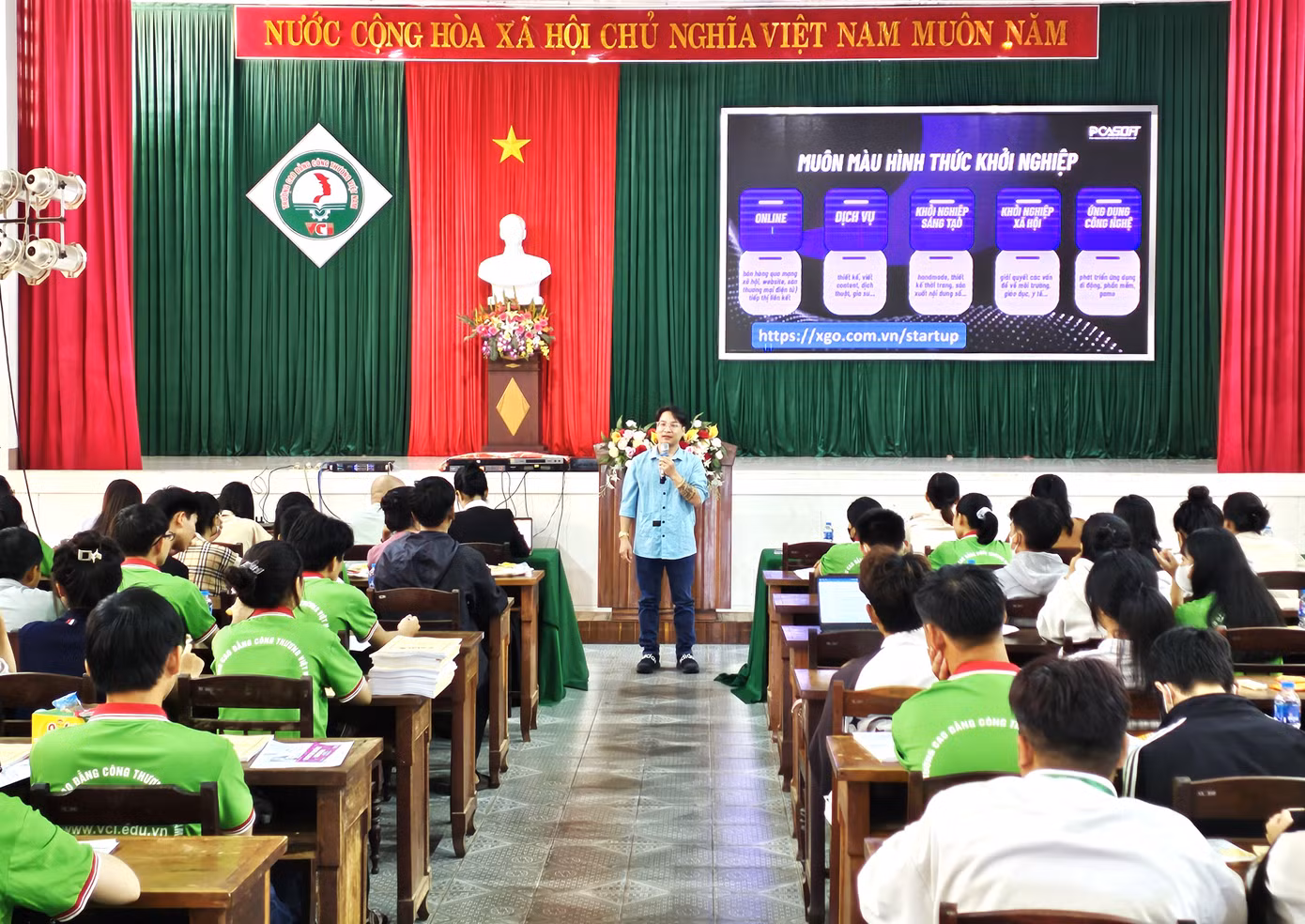 Chuyên gia chia sẻ câu chuyện khởi nghiệp Chuyên gia chia sẻ câu chuyện khởi nghiệp