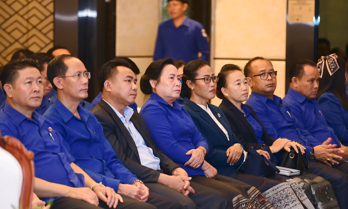 Đại biểu thanh niên hai nước Việt Nam và Lào tham dự chương trình. Ảnh: Xuân Tùng