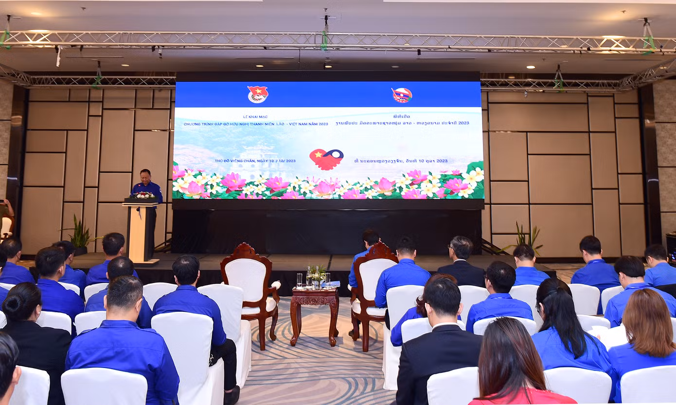 Quang cảnh lễ khai mạc chương trình Gặp gỡ Hữu nghị Thanh niên Việt Nam - Lào năm 2023. Ảnh: Xuân Tùng