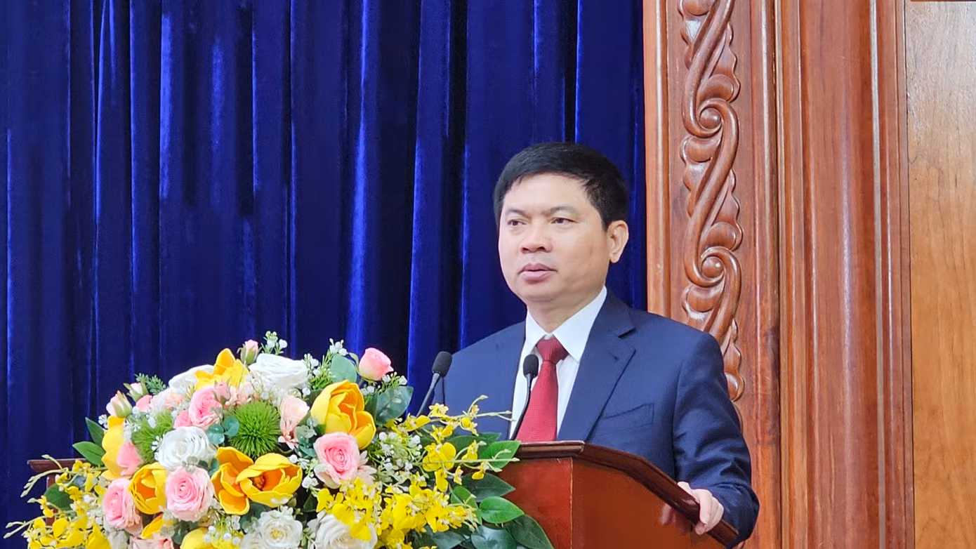 Chủ tịch UBND tỉnh Hà Nam Trương Quốc Huy. Chủ tịch UBND tỉnh Hà Nam Trương Quốc Huy.