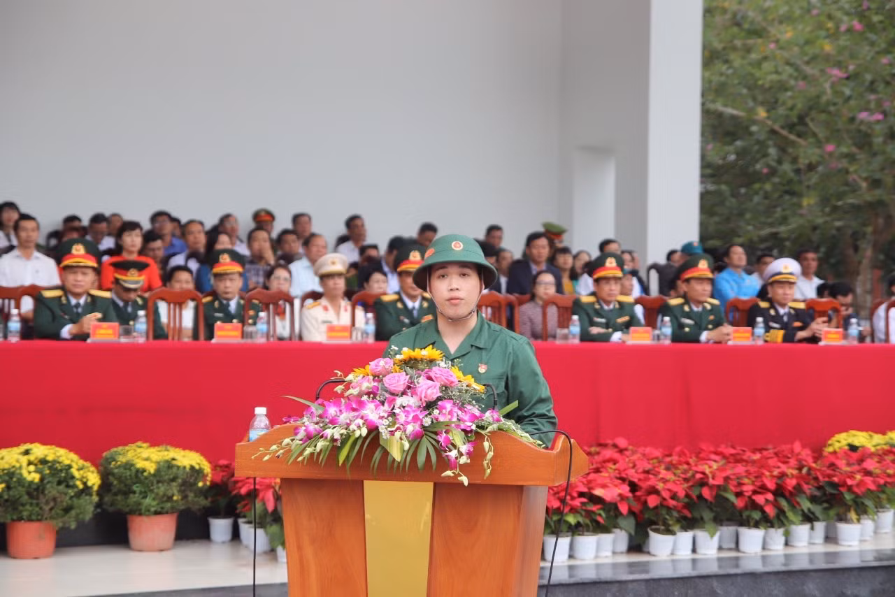 Hòa trong không khí thanh niên cả nước hăng hái lên đường tham gia nghĩa vụ quân sự, thanh niên Nguyễn Công Lập (trú tại phường Vĩnh Hải) khẳng định sẽ ra sức học tập, nâng cao trình độ chính trị, quân sự, văn hóa, khoa học, kỹ thuật và nghiệp vụ; chủ động khắc phục khó khăn, phấn đấu hoàn thành tốt mọi nhiệm vụ được giao để nối tiếp truyền thống gia đình, viết tiếp ước mơ trong môi trường quân ngũ.