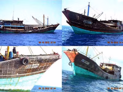 Tàu cá Trung Quốc tại bãi cạn Scarborough. Nguồn: Hải quân Philippines