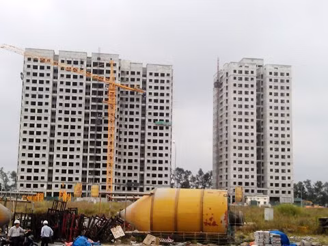 Không ít dự án giá trên 10 triệu đồng một m2 cũng có quà tặng hàng chục triệu. Ảnh: Hoàng Lan