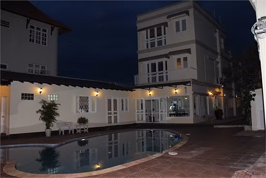Có khu hồ bơi được thiết kế đẹp mắt