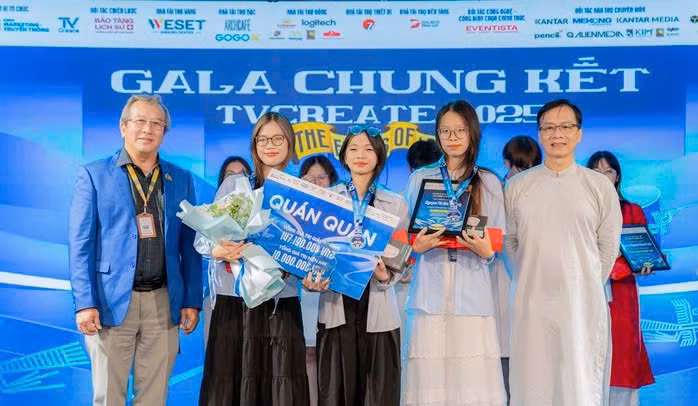 Nhóm giành giải Nhất tại cuộc thi 'TVCreate 2025'.