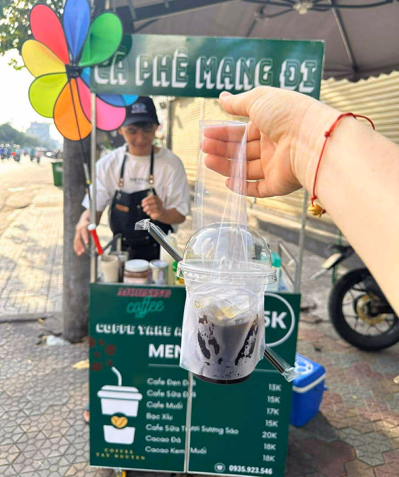 Hồ Xuân Hải lo lắng với việc hoàn thành nghĩa vụ thuế qua dự án kinh doanh của mình.