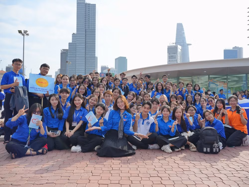 Thành Đoàn TP. HCM ra mắt “Cộng đồng YouthHCM - Bình dân học vụ số”.