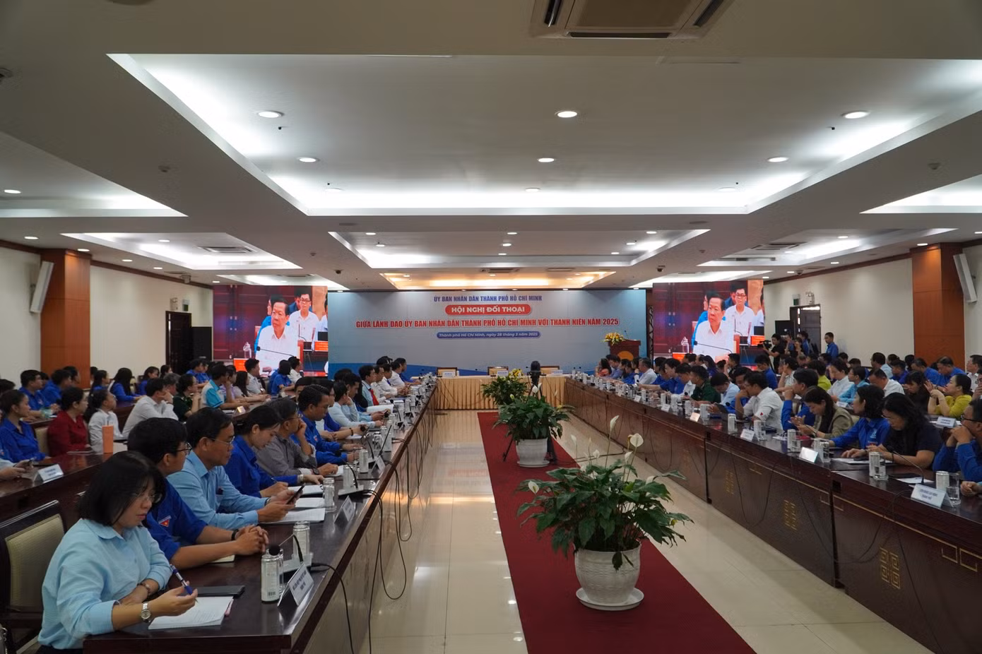 Các đại biểu thanh niên, sinh viên tham dự Hội nghị.