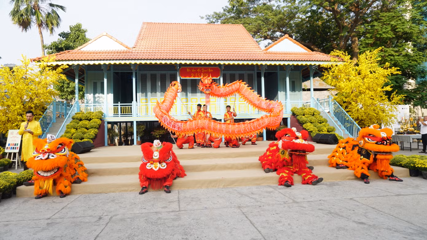 Không gian Lễ hội Tết Việt 2025 được trang trí ấn tượng.
