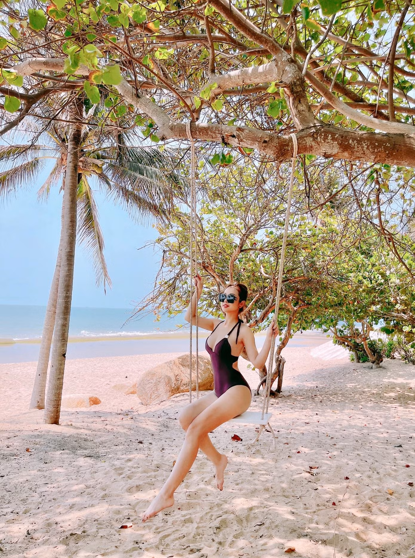 Ở tuổi tứ tuần, Jennifer Phạm vẫn sở hữu một body 'vạn người mê', sự nghiệp đi lên cùng một gia đình hạnh phúc khiến nhiều đàn em phải 'ghen tỵ'.
