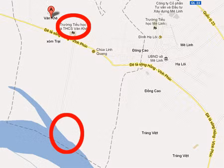 Trường THCS Văn Khê nằm cạnh đê tả sông Hồng, do vậy, rất nguy hiểm nếu không quản lý chặt chẽ hoạt động vui chơi, tắm sông của học sinh