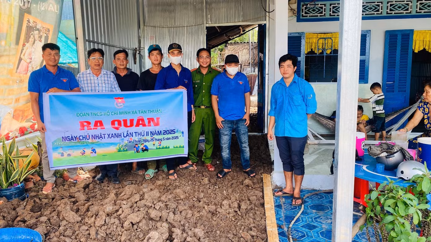 Các đội hình MT69 đã ra quân vệ sinh môi trường xoá các điểm đen rác thải, thu gom rác thải trên tuyến quốc lộ, vớt rác trên sông. Các đội hình MT69 đã ra quân vệ sinh môi trường xoá các điểm đen rác thải, thu gom rác thải trên tuyến quốc lộ, vớt rác trên sông.
