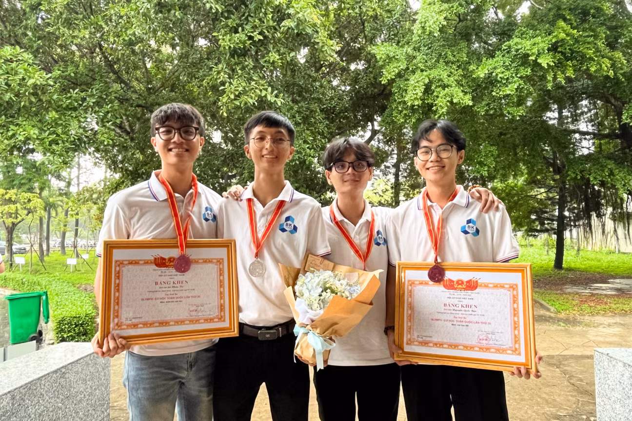 Olympic Cơ học toàn quốc đã trở thành nơi giúp sinh viên khám phá khả năng, kết nối đam mê và chinh phục những đỉnh cao học thuật.