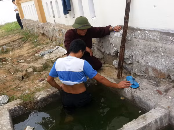 Hố ga nơi cháu bé tử vong