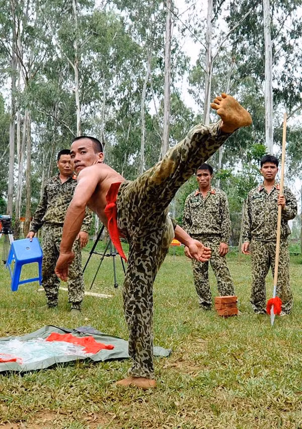 Để có được một cơ thể như sắt như đồng ấy các anh đã phải khổ ải luyện tập rất nhiều năm