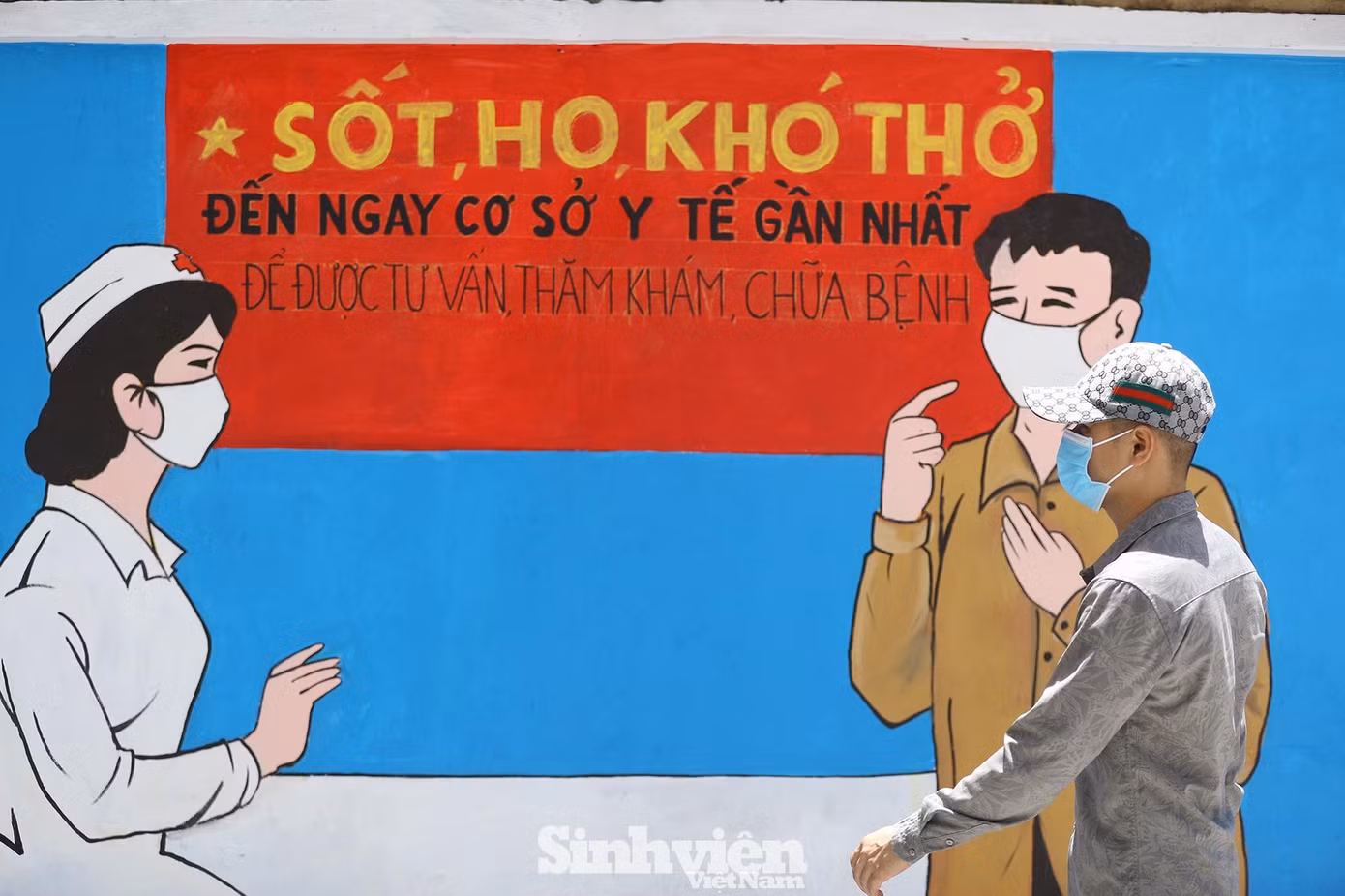 Theo đại điện Quận Đoàn Hà Đông (Hà Nội), với mong muốn tiếp tục thực hiện các công trình phần việc ý nghĩa xây dựng văn minh đô thị; đồng thời góp phần tăng cường công tác thông tin, tuyên truyền phòng chống dịch bệnh COVID-19, Quận Đoàn đã khảo sát địa điểm và thống nhất thực hiện công trình thanh niên "Con đường bích họa tuyên truyền phòng chống dịch bệnh COVID-19".