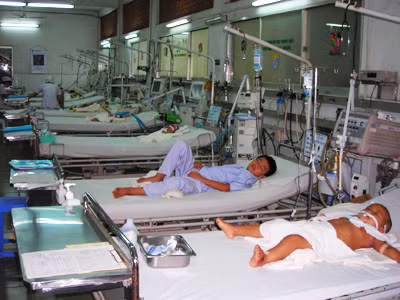 Sử dụng kháng sinh tràn lan đang gây hại cho nhiều trẻ nhỏ, gây ra tình trạng kháng kháng sinh khá nguy hiểm. Ảnh: Lê Nguyễn
