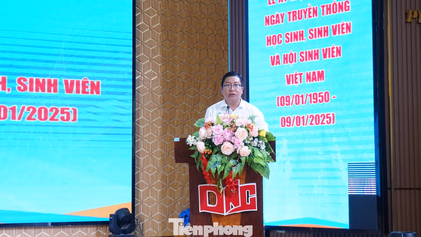 Anh Trần Việt Tuấn - Phó Bí thư Thành Đoàn, Chủ tịch Hội Sinh viên Việt Nam thành phố Cần Thơ phát biểu. Ảnh: Hòa Hội