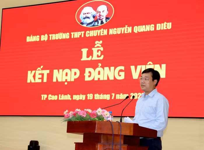 Bí thư Tỉnh ủy Đồng Tháp Lê Quốc Phong phát biểu tại buổi lễ.