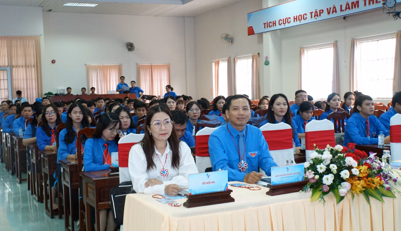 Lãnh đạo Tỉnh Đoàn, Sở Nội vụ tỉnh Đồng Tháp tham dự đại hội. Ảnh: Hòa Hội Lãnh đạo Tỉnh Đoàn, Sở Nội vụ tỉnh Đồng Tháp tham dự đại hội. Ảnh: Hòa Hội