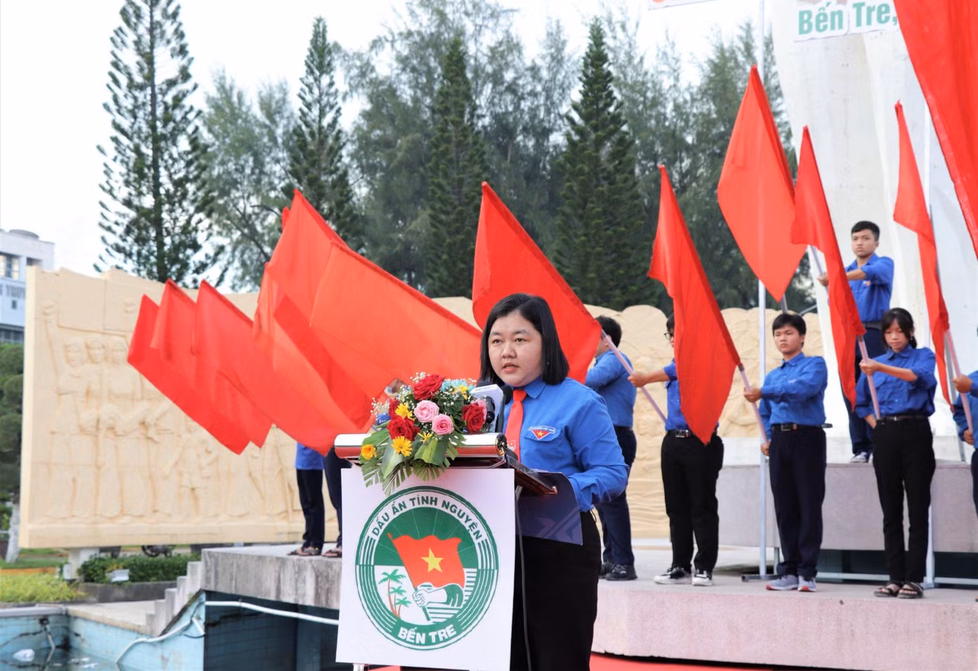 Chị Lâm Như Quỳnh, Bí thư Tỉnh Đoàn Bến Tre phát biểu Chị Lâm Như Quỳnh, Bí thư Tỉnh Đoàn Bến Tre phát biểu