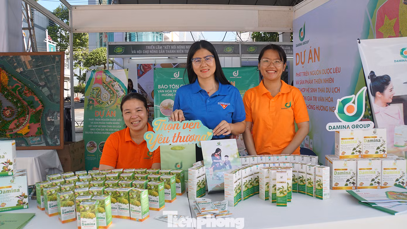 Sản phẩm của thanh niên khởi nghiệp tỉnh Nghệ An tại hội chợ. Sản phẩm của thanh niên khởi nghiệp tỉnh Nghệ An tại hội chợ.
