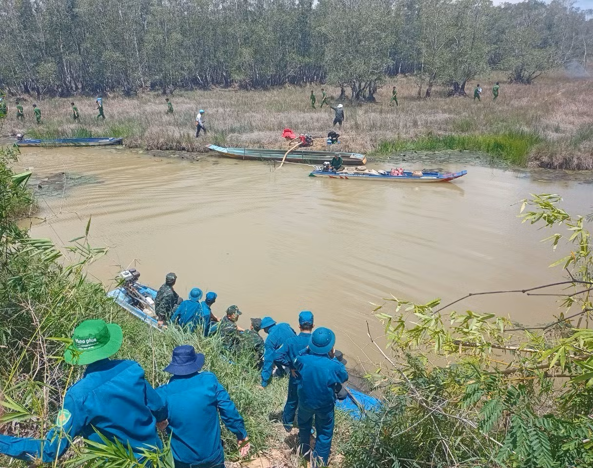 Tỉnh Đồng Tháp huy động nhiều người tham gia chữa cháy Tỉnh Đồng Tháp huy động nhiều người tham gia chữa cháy