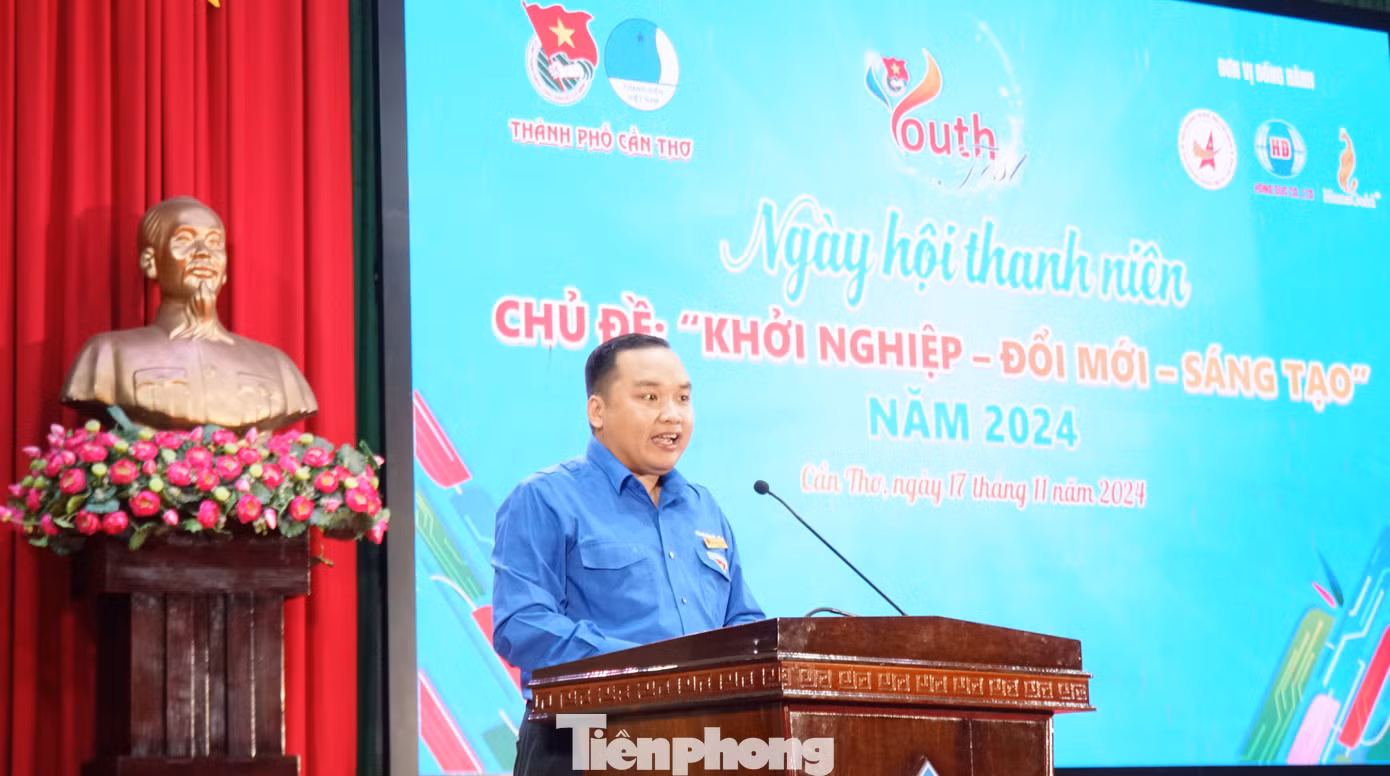 Anh Nguyễn Tứ Thiên - Phó Bí thư Thành Đoàn Cần Thơ phát biểu. Ảnh: Hòa Hội