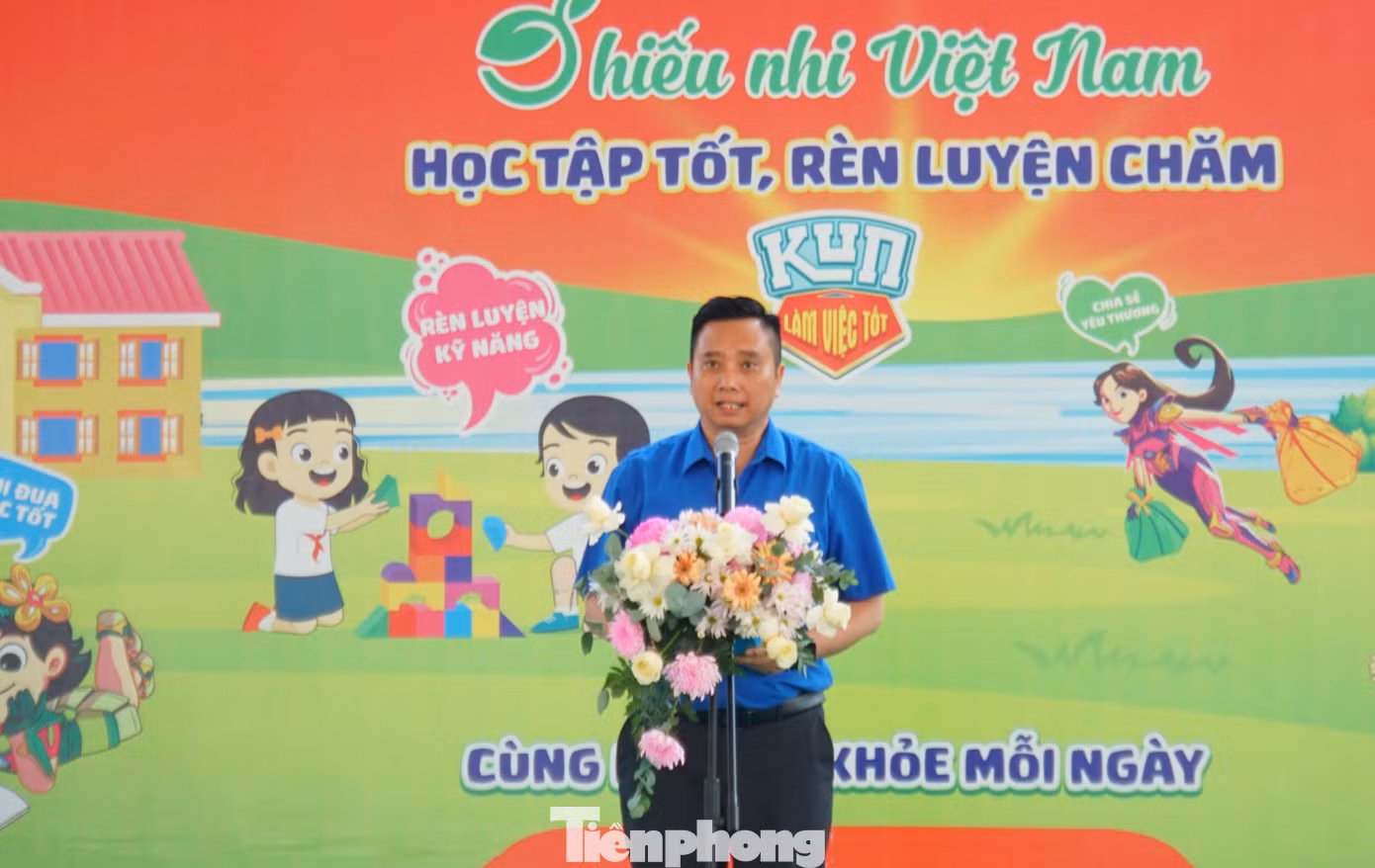 Anh Lê Anh Quân - Phó Chủ tịch Hội đồng Đội Trung ương, Giám đốc Trung tâm Hỗ trợ và Phát triển Thiếu nhi Việt Nam phát biểu. Ảnh: Hòa Hội Anh Lê Anh Quân - Phó Chủ tịch Hội đồng Đội Trung ương, Giám đốc Trung tâm Hỗ trợ và Phát triển Thiếu nhi Việt Nam phát biểu. Ảnh: Hòa Hội