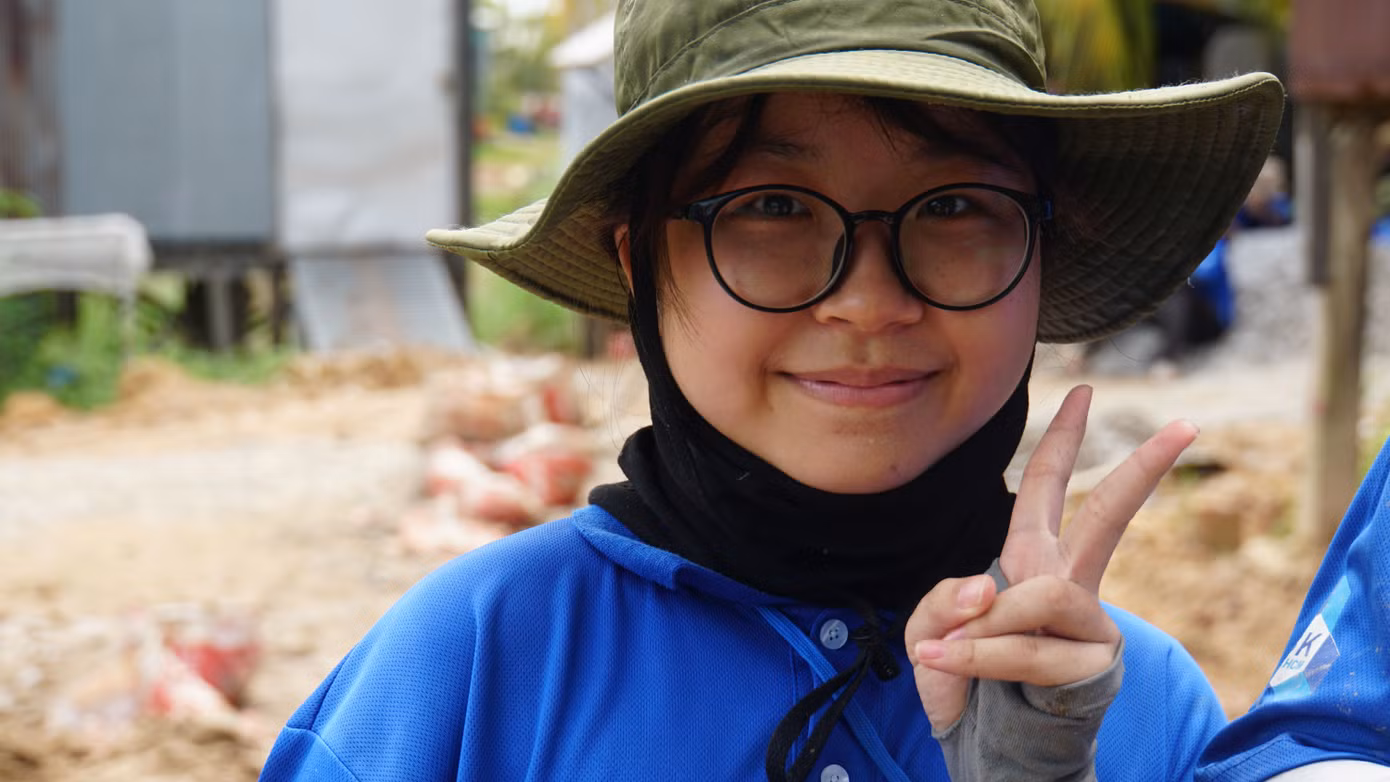 Võ Hạ Trâm, quê Bến Tre, sinh viên trường đại học Bách khoa TPHCM lần đầu tham gia chiến dịch tình nguyện hè tại vùng biên giới Tân Hồng. Ảnh: Hòa Hội. Võ Hạ Trâm, quê Bến Tre, sinh viên trường đại học Bách khoa TPHCM lần đầu tham gia chiến dịch tình nguyện hè tại vùng biên giới Tân Hồng. Ảnh: Hòa Hội.