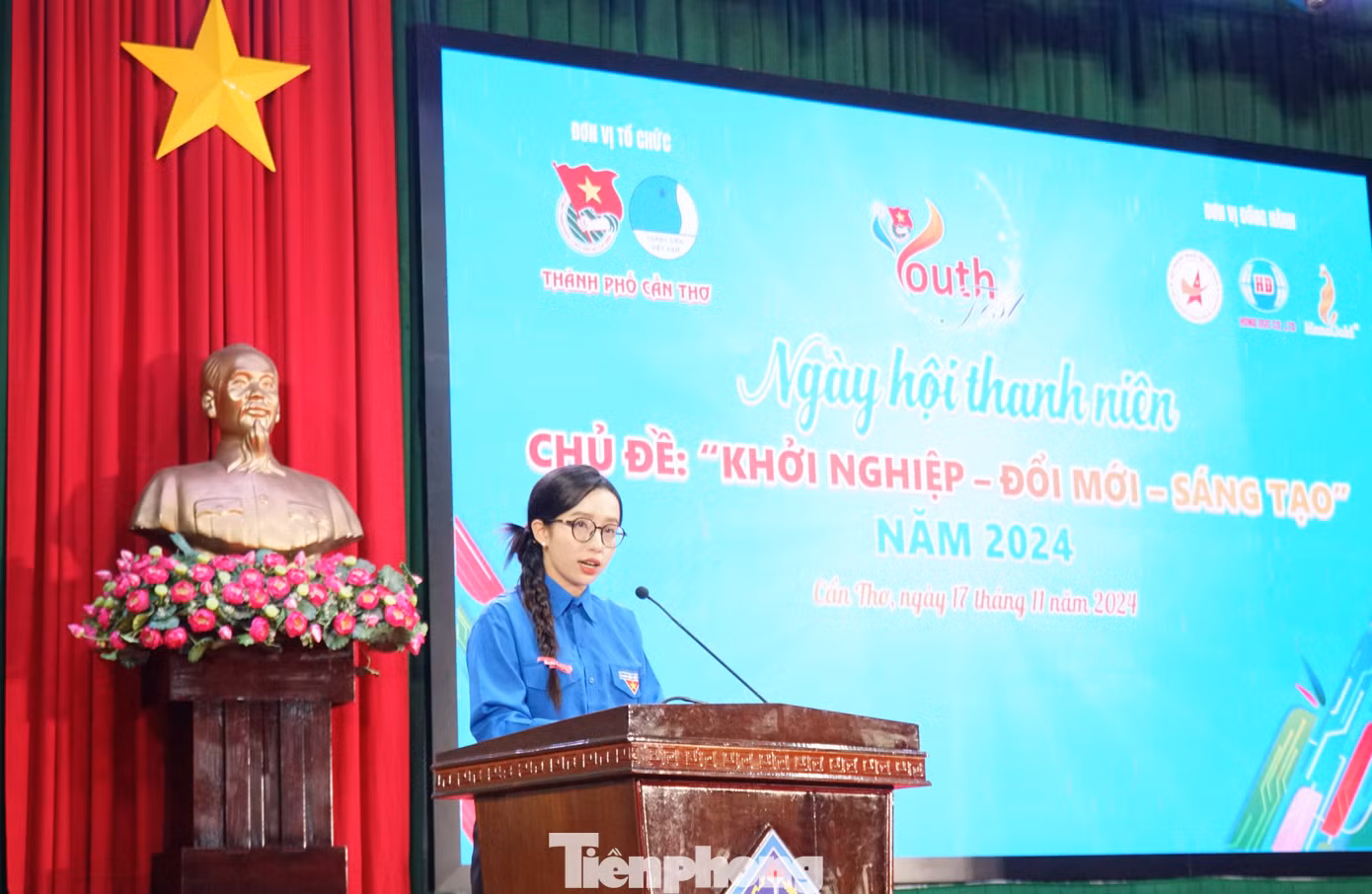 Bạn Lý Ngọc Gia An, học sinh trường THPT Phan Văn Trị (Phong Điền, TP Cần Thơ) phát biểu. Ảnh: Hòa Hội