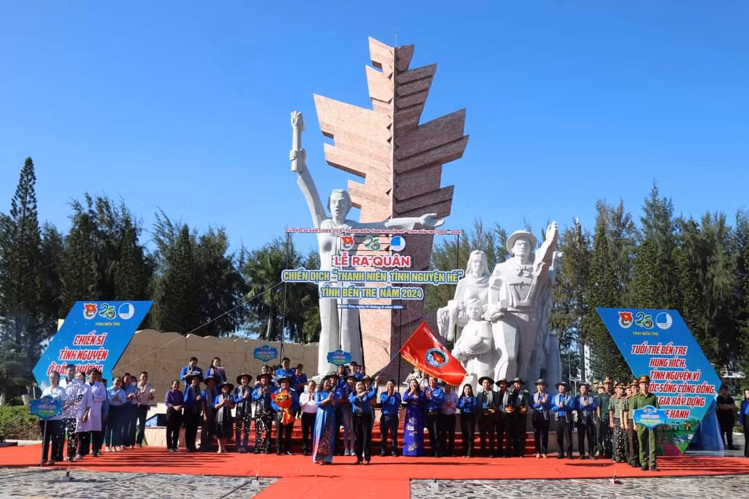 Tỉnh Đoàn Bến Tre ra quân chiến dịch tình nguyện hè 2024.