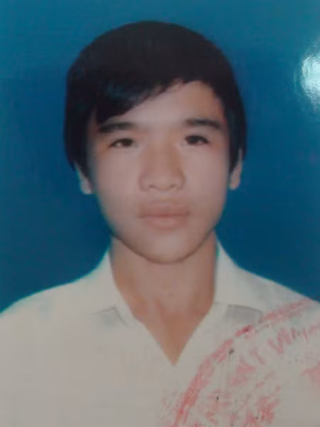 Đối tượng Nguyễn Văn Bình (tức Bính Cong, 16 tuổi, ở phường Đồng Tâm, TP Vĩnh Yên) liên quan đến vụ án mạng vừa bị Công an bắt ngày 19-3