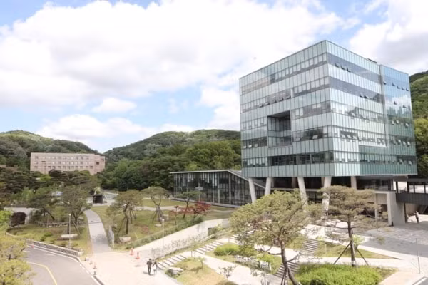 Trường Đại học Nghệ thuật và Thiết kế Kaywon. Trường Đại học Nghệ thuật và Thiết kế Kaywon.