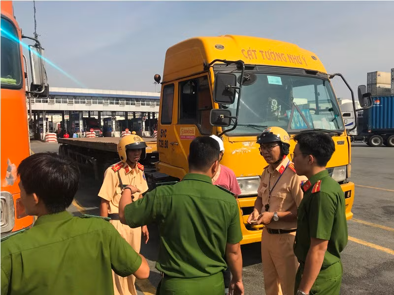 Phát hiện nhiều tài xế container ở cảng Cát Lái dương tính ma tuý ảnh 2