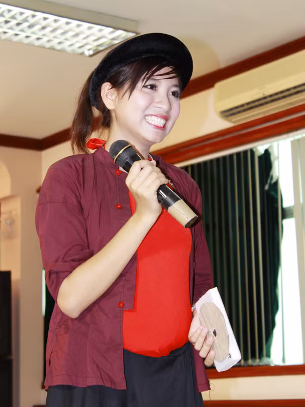 Hồng Nhung cười tươi sau phần thi với vai diễn Mẹ đốp