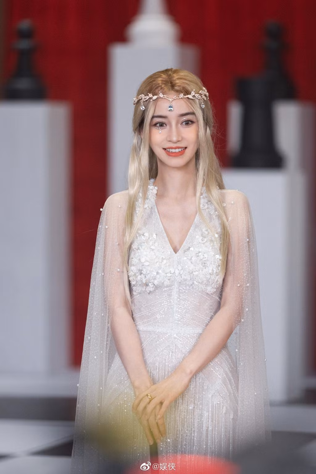 Không ít khán giả đã rất bất ngờ vì có thể nhìn thấy một tạo hình tràn đầy tiên khí đến vậy trong một chương trình trinh thám. Không ít khán giả đã rất bất ngờ vì có thể nhìn thấy một tạo hình tràn đầy tiên khí đến vậy trong một chương trình trinh thám.
