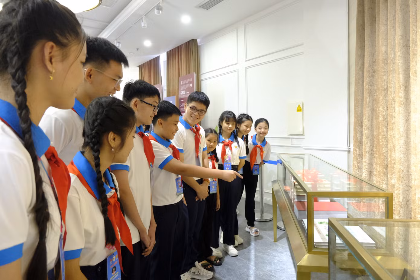 Đại biểu thiếu nhi tham quan, trải nghiệm tại Đại học VinUni. Ảnh: Châu Linh Đại biểu thiếu nhi tham quan, trải nghiệm tại Đại học VinUni. Ảnh: Châu Linh