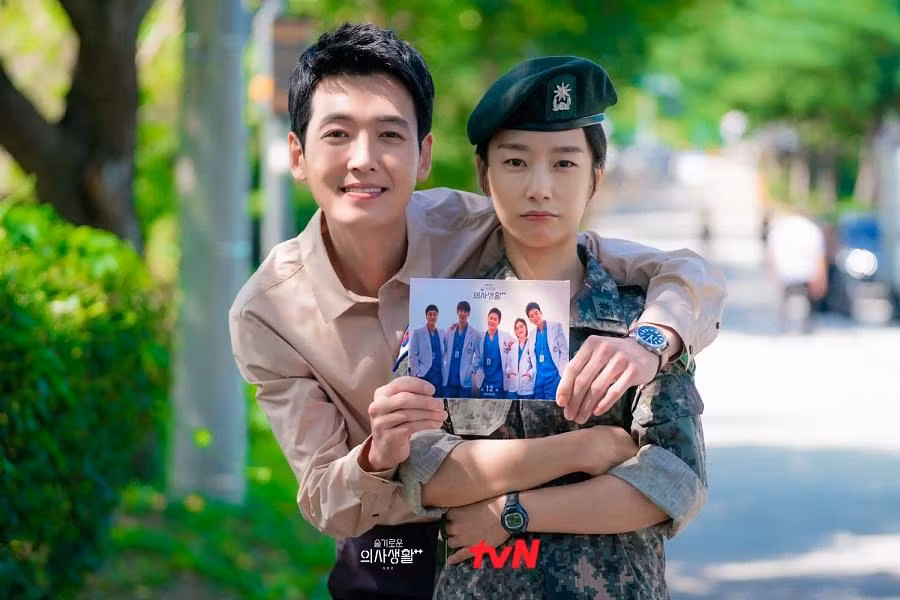 Jun Wan (Jung Kyung Ho) và Ik Sun (Kwak Sun Young) là cặp đôi để lại nhiều tiếc nuối cho khán giả vì có cái kết dở dang Jun Wan (Jung Kyung Ho) và Ik Sun (Kwak Sun Young) là cặp đôi để lại nhiều tiếc nuối cho khán giả vì có cái kết dở dang